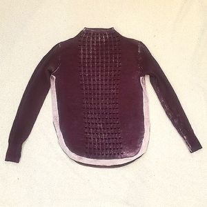 Light sweater by Curio